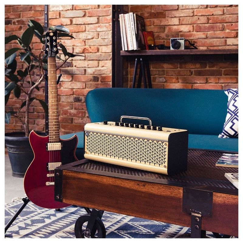 Yamaha THR30-IIW Trådløs Desktop Forsterker for gitar og bass