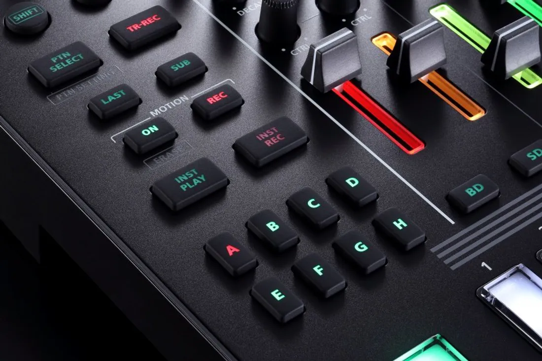 Roland Aira TR-8S Trommemaskin
