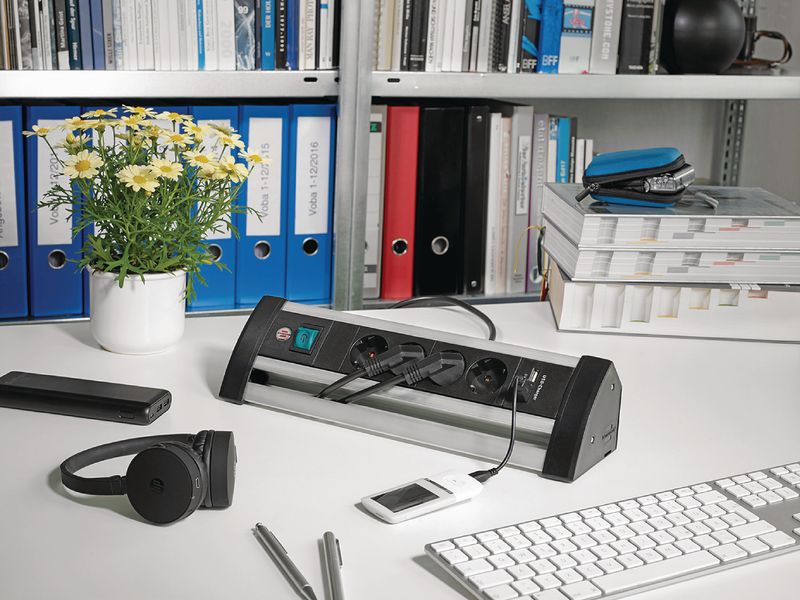 Brennenstuhl Alu-Office-Line Strømforgrener med USB-lader