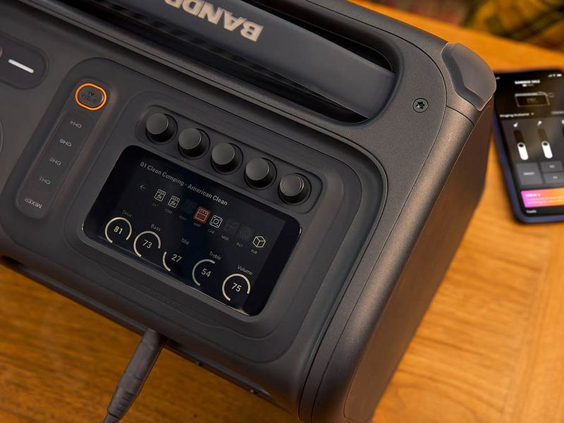JBL BandBox Trio - kompakt AI-drevet øvingsforsterker og høyttaler 135W