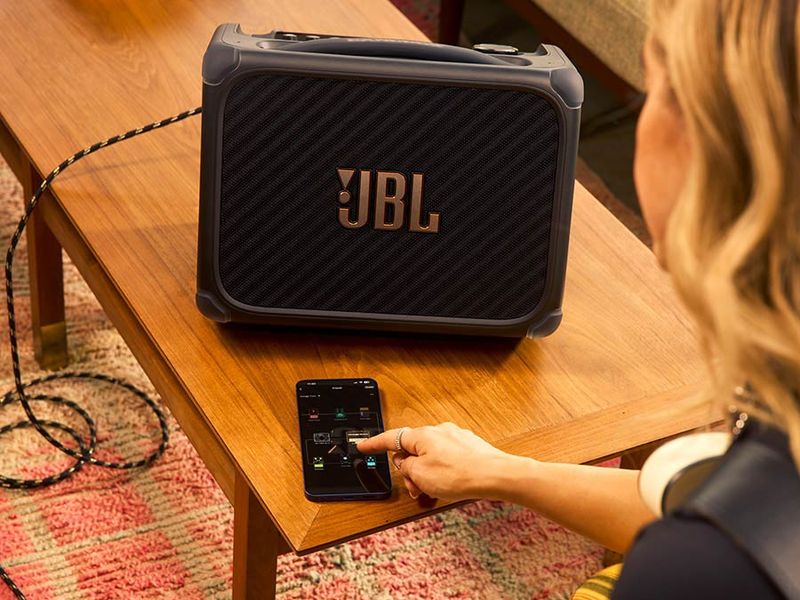 JBL BandBox Trio - kompakt AI-drevet øvingsforsterker og høyttaler 135W